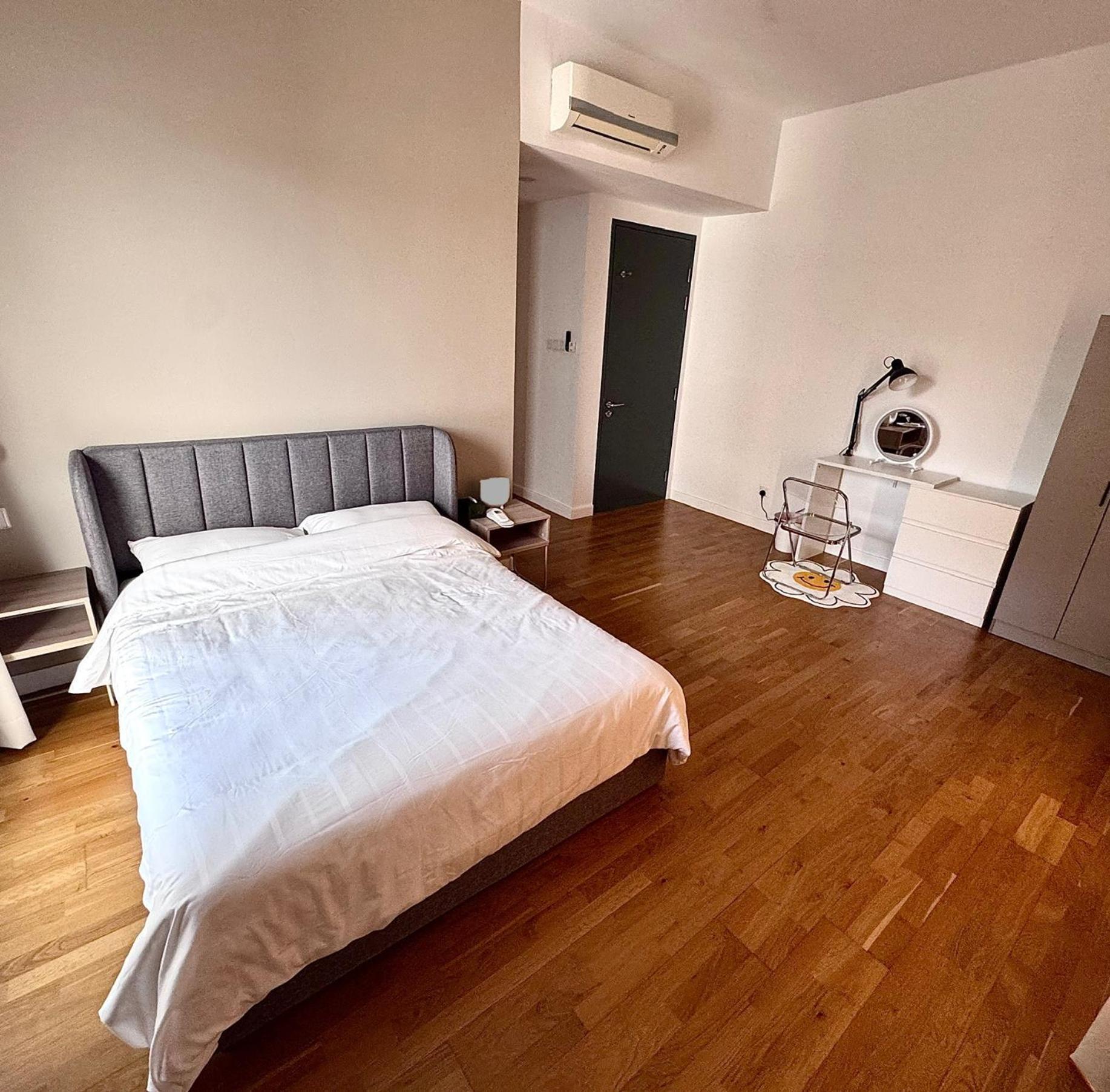 Luxury In Centre Homestay *